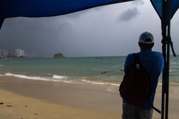 Tormenta Tara se aproxima a costas mexicanas con fuertes lluvias