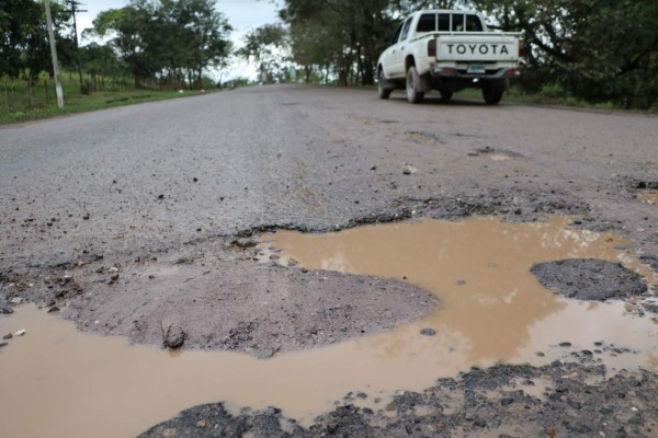 Claman al Gobierno por reparación de carreteras en Santa Cruz de Yojoa