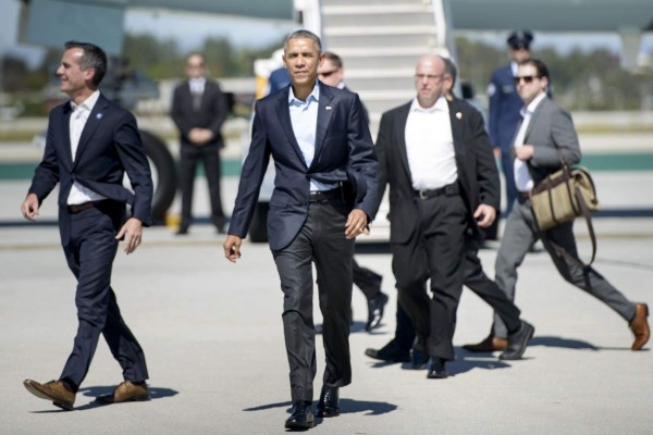 Obama defiende a Hillary tras ataques republicanos