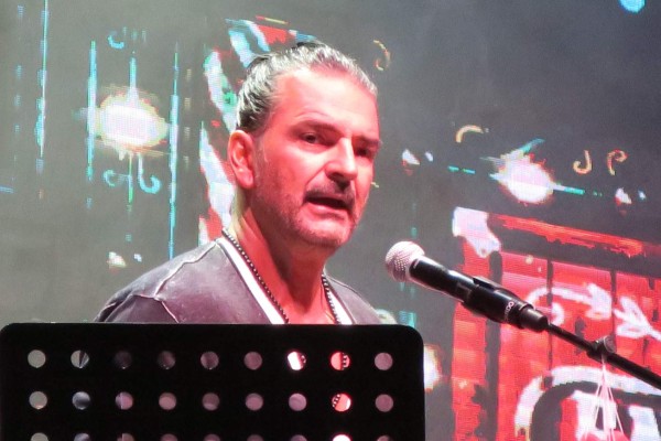 Ricardo Arjona espera revoque de embargo de su equipo musical
