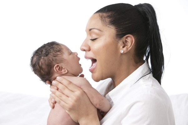 La voz materna influye en el desarrollo social del niño