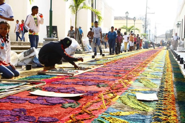 Honduras: Comayagua hace gala de sus alfombras de aserrín