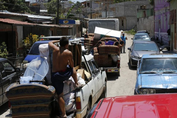 'No me quiero ir, quiero quedarme aquí. Dios me va a cuidar”: vecino de Las Torres