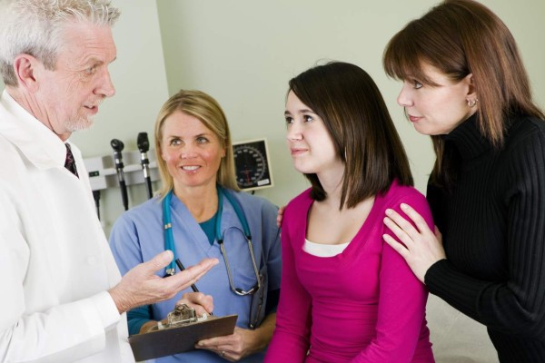 La importancia de llevar a su hija al ginecólogo