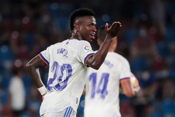 Vinicius con doblete evita la derrota del Real Madrid frente al Levante