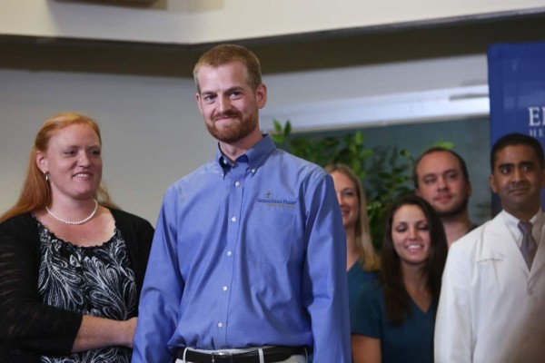 Médico curado del ébola con suero milagroso: 'Dios me salvó la vida'