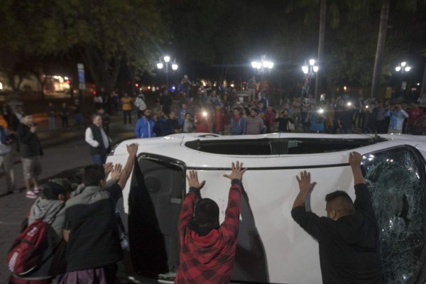 Suben a 3 los muertos por las protestas contra gasolinazo en México