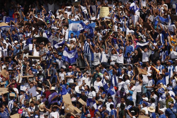 Comportamiento ejemplar de la afición hondureña ante Panamá