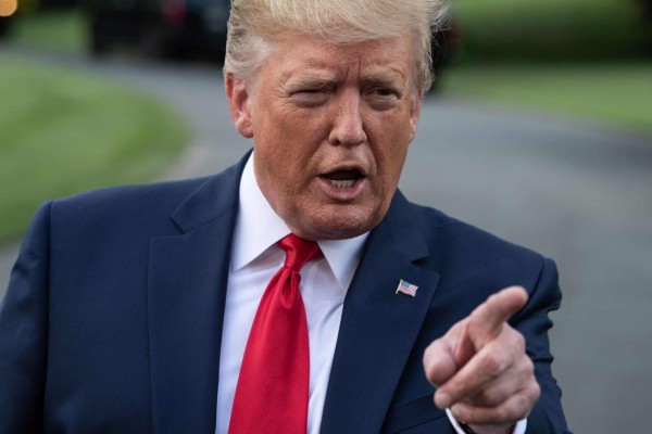 Trump considera imponer un bloqueo a Venezuela