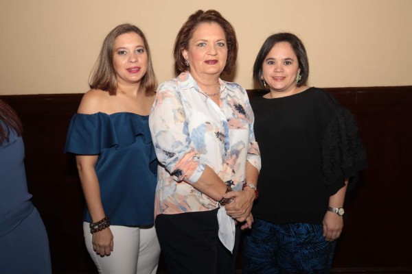 Desayuno maternal por el nuevo bebé