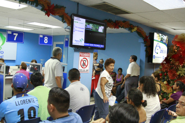 Sampedranos inician 2014 con incremento al agua potable