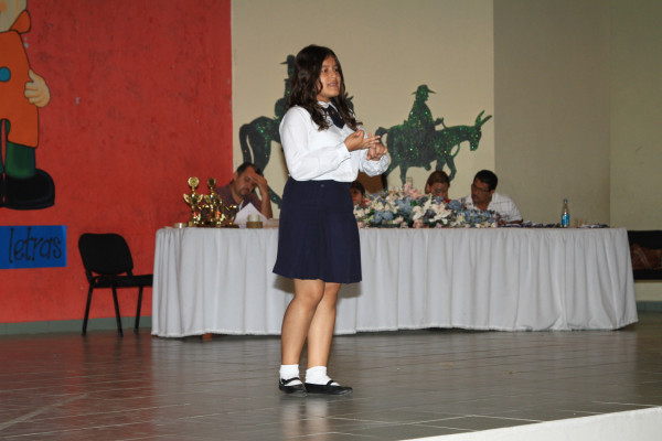 En la Escuela Internacional Sampedrana forman líderes en oratoria