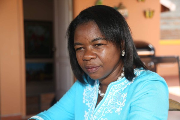 Mujeres buscan espacio en la política hondureña con campañas planificadas