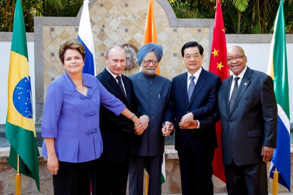 Brics auguran mal cierre de año 2014