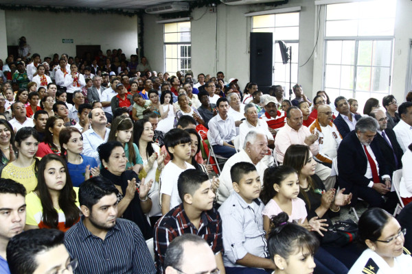 Por tercera vez, Allan Ramos es juramentado como alcalde de Puerto Cortés