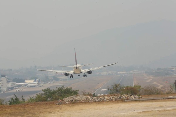 Capital hondureña cubierta de capa de humo por incendios forestales