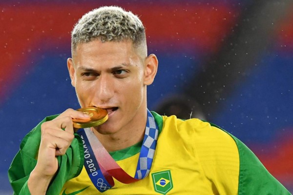 Richarlison tras el oro conquistado por Brasil: 'Neymar, vas a tener que aguantarme'