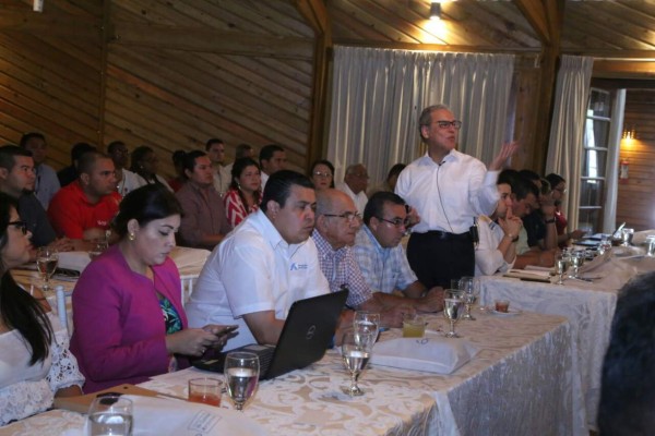 Buscan atraer más turistas con mejores servicios aeroportuarios