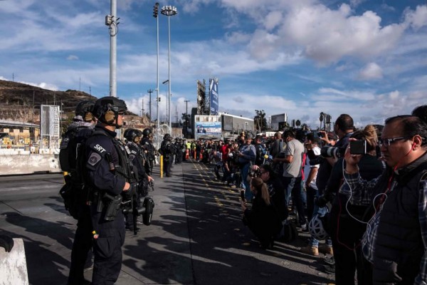 Aumenta la tensión entre Caravana de migrantes y EEUU