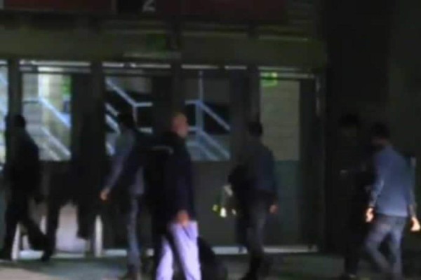 Entre insultos y críticas fue recibida la plantilla del Barcelona