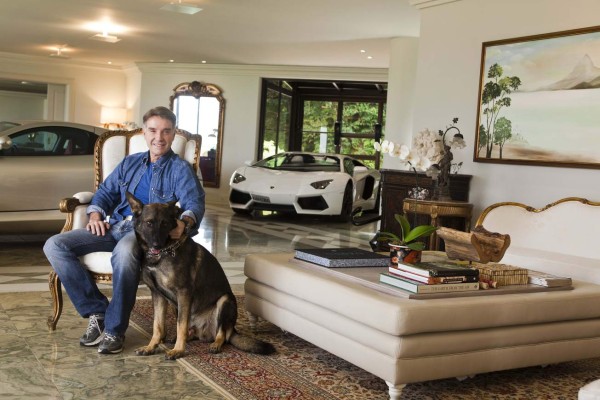 Batista se deshace de Lamborghini que tenía en mansión