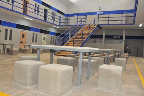 Delegación de norteamericanos inspecciona cárceles de Honduras