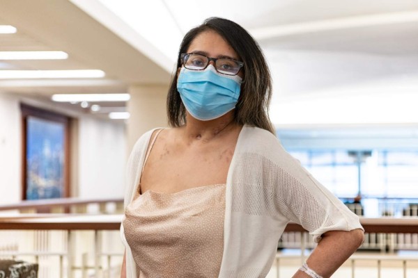 Hispana sorprendida con doble trasplante de pulmón tras enfermar de coronavirus