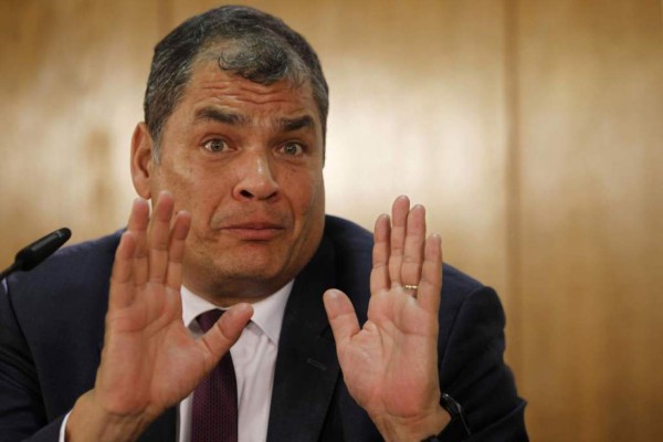 Interpol rechaza ubicar y capturar a Rafael Correa