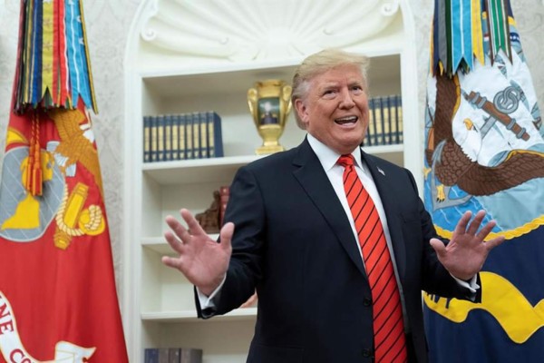 El presidente Trump dice que hay un 'golpe' en marcha
