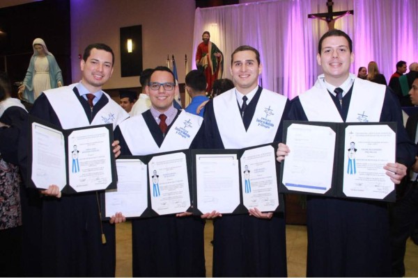 Graduación de la Universidad Católica de Honduras