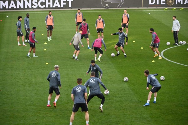 Selección de Alemania con un caso positivo de covid-19 previo a su debut en eliminatorias