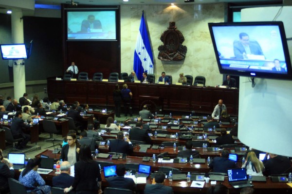 Diputadas denunciarán a compañeros de Libre por agresores