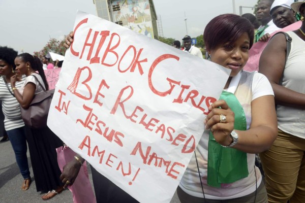 EUA envía aviones espías para encontrar las adolescentes secuestradas