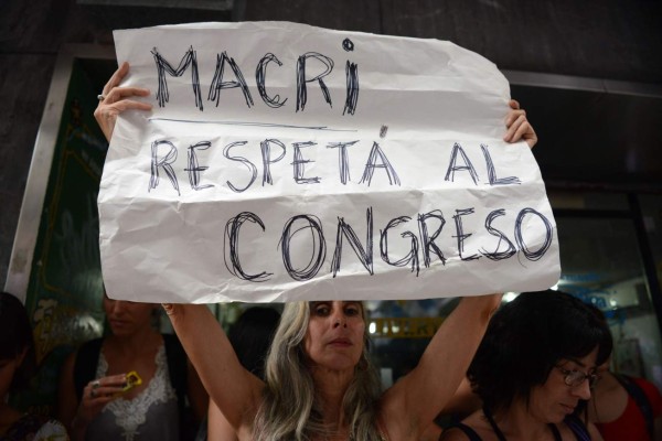 Macri despide a kirchneristas que regulaban medios