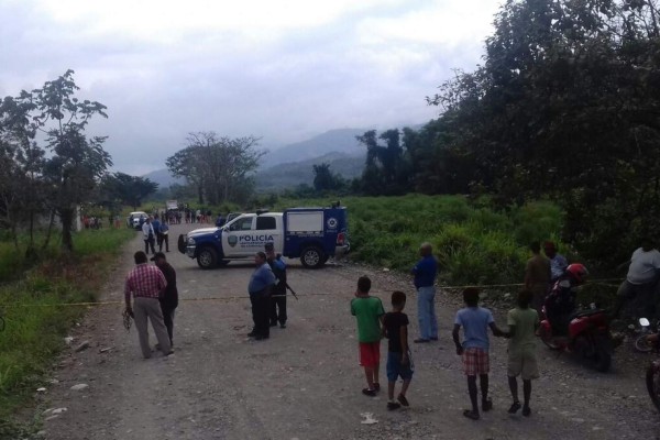 Encuentran cadáver embolsado en La Ceiba