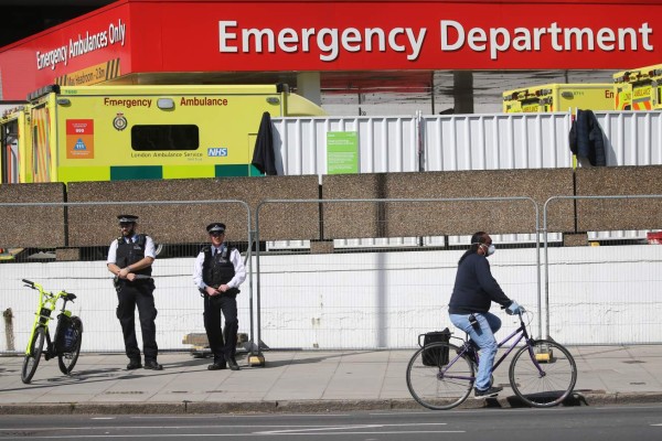 Reino Unido supera las 10,000 muertes por coronavirus y se prepara para lo peor