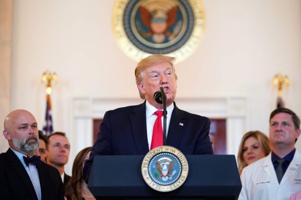 Trump advierte de respuesta 'aplastante' de EEUU a cualquier ataque iraní