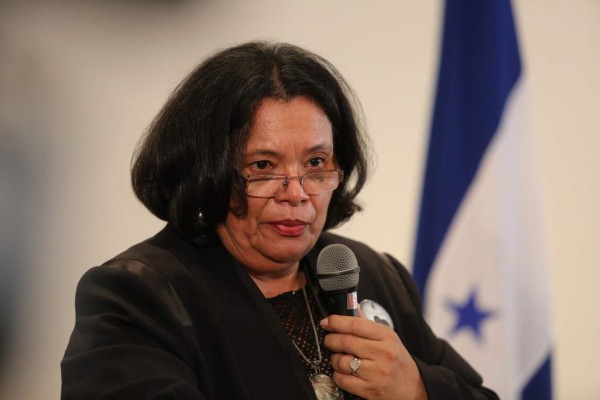 Al menos 1,400 policías se irán en la primera fase de la depuración