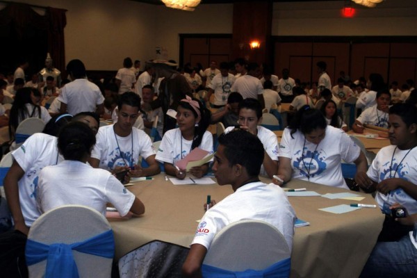Proyecto Metas y Usaid realizan Foro Juvenil en San Pedro Sula