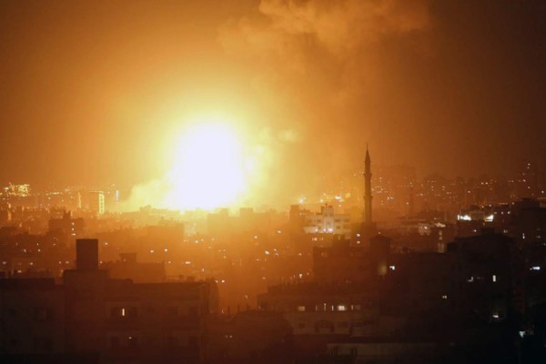 Video: Israel bombardea Gaza tras disparos de cohetes desde el enclave