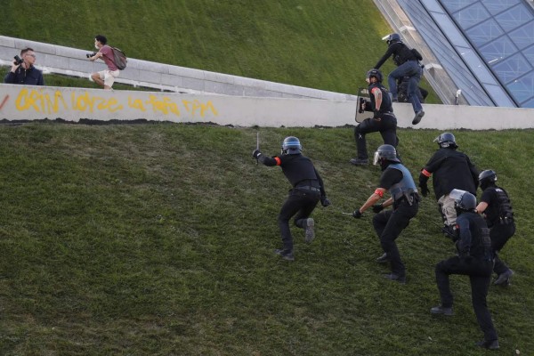 ﻿Más de 150 detenidos en jornada de manifestaciones en París