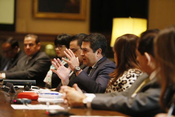 Hernández reconoce ayuda de EUA en combate al crimen