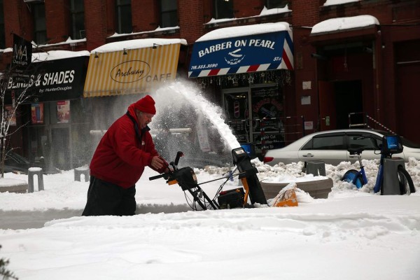 Aumenta a 33 las muertes provocadas por 'Snowzilla'