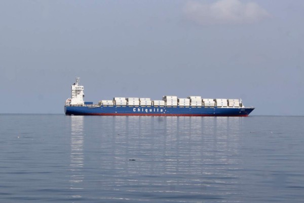 Investigan por qué encalló un barco extranjero en Puerto Cortés