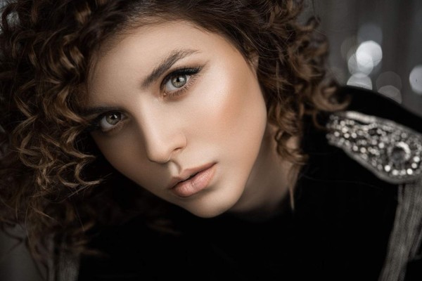 Maquillaje para piel seca con arrugas