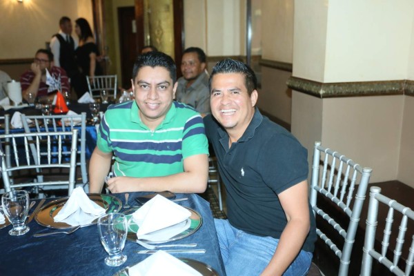 Grupo Opsa festeja a los padres