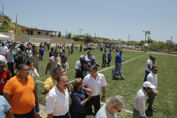 Con apoyo de España construyen obras de recreación en La Ceiba