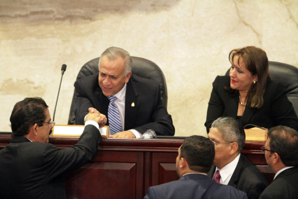 Oliva dice no temerle a la ingobernabilidad