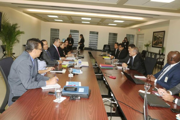 Misión del FMI y autoridades de Honduras revisan acuerdo y economía del país