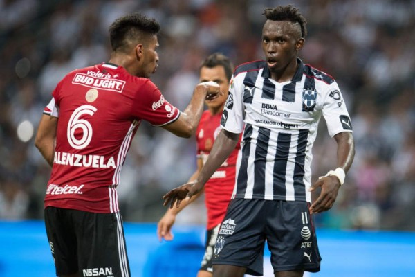 Video: La amonestación que se llevó Alberth Elis frente a Toluca